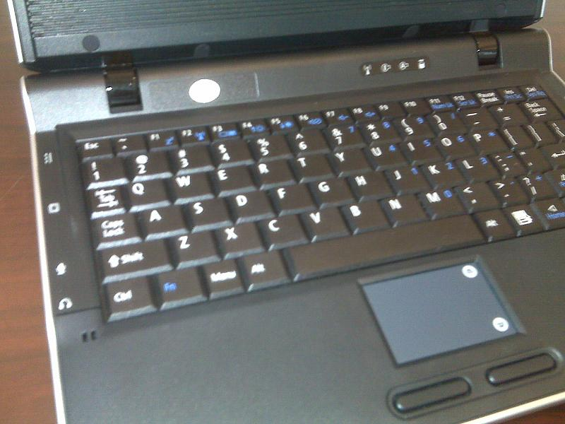 Illustration for article titled CTL IL1 Netbook $50 Cheaper Than Eee PC, Has Better Specs